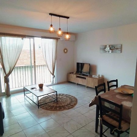 Appartement Centre Ville A Deux Pas De La Plage Le Grau-du-Roi Esterno foto