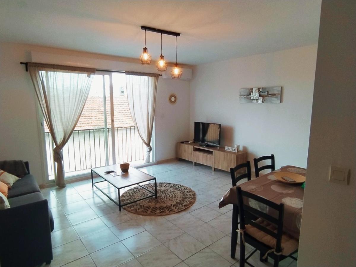 Appartement Centre Ville A Deux Pas De La Plage Le Grau-du-Roi Esterno foto