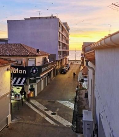 Appartement Centre Ville A Deux Pas De La Plage Le Grau-du-Roi Esterno foto
