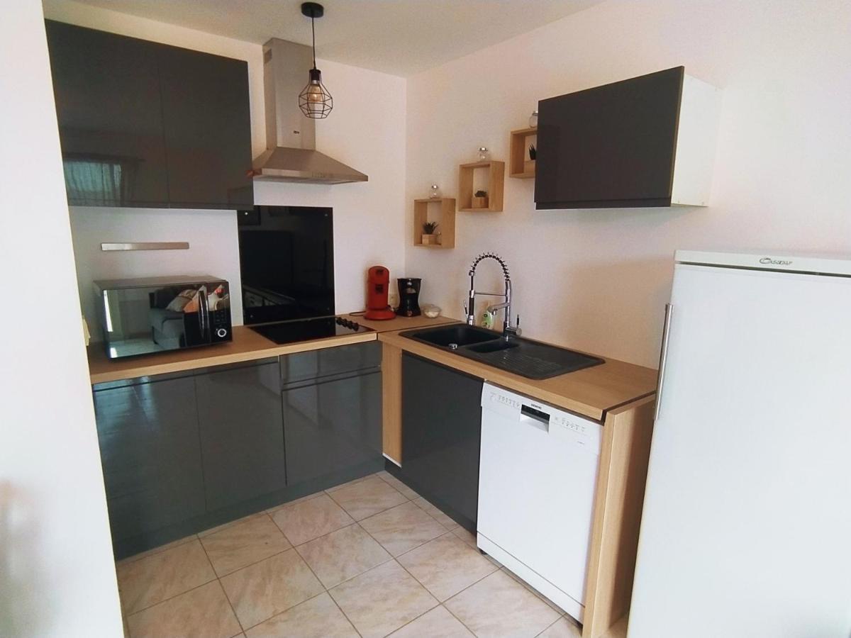 Appartement Centre Ville A Deux Pas De La Plage Le Grau-du-Roi Esterno foto